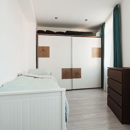 Ambassador Apartment Baia Mare Exteriör bild