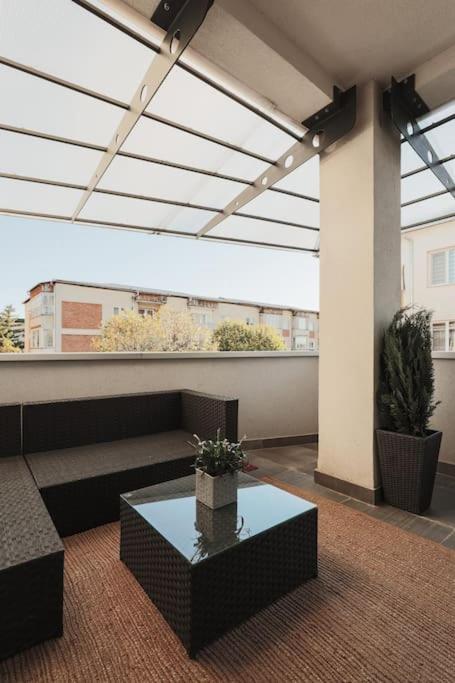 Ambassador Apartment Baia Mare Exteriör bild