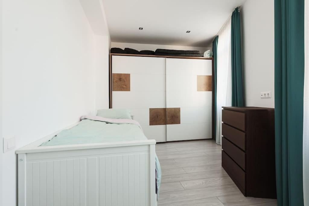 Ambassador Apartment Baia Mare Exteriör bild